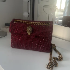 Kurt geiger väska!!❤️❤️ - Säljer min supersnygga Kurt geiger väska som är köpt i London💗💗 Köparen står för frakten, annars möts jag upp!💘💘