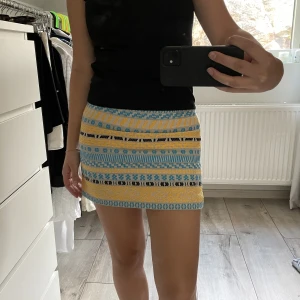 Sommrig kjol - Sommrig kjol från zara, storlek S. Skickar självklart fler bilder vid intresse❤️