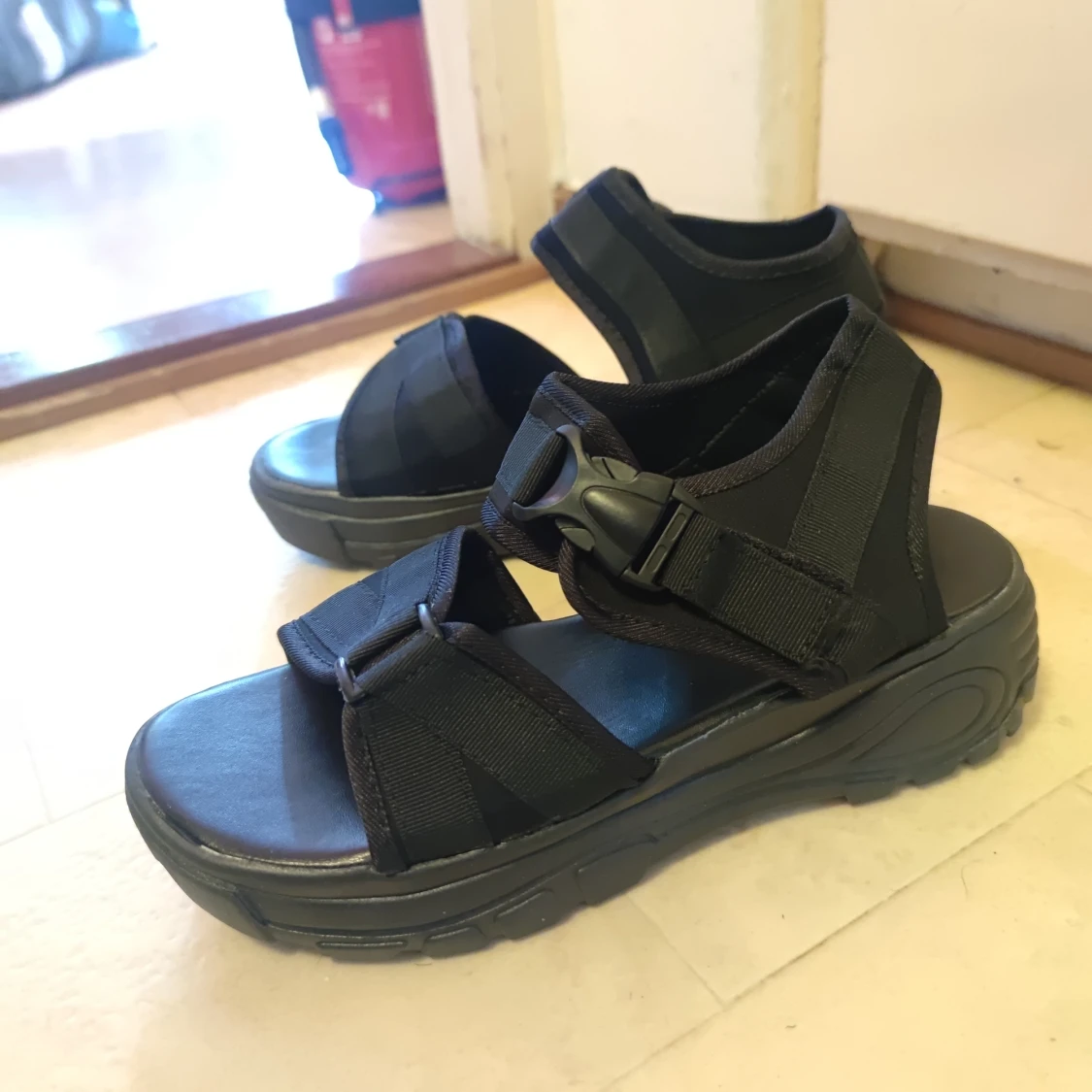 Chunky sandaler oanvända - 91