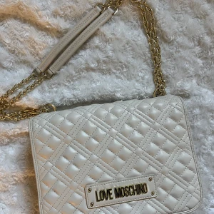 moschino väska - äkta!🤎