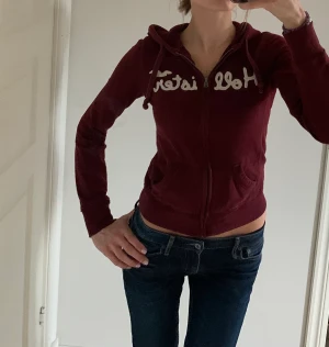 Hollister kofta - Säljer min super coola hollister jumper i bra skick!☺️
