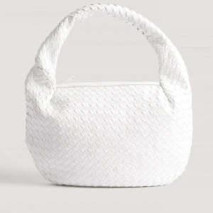 Bottega liknande väska - Väska från NA-KD. Aldrig använd😌