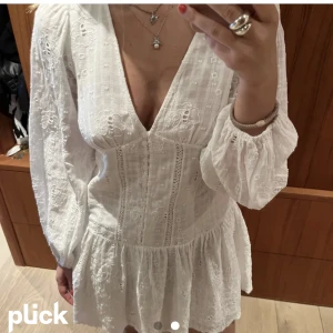 SÖKER - söker denna klänning i storlek XS! Betalar bra🥰🥰🥰