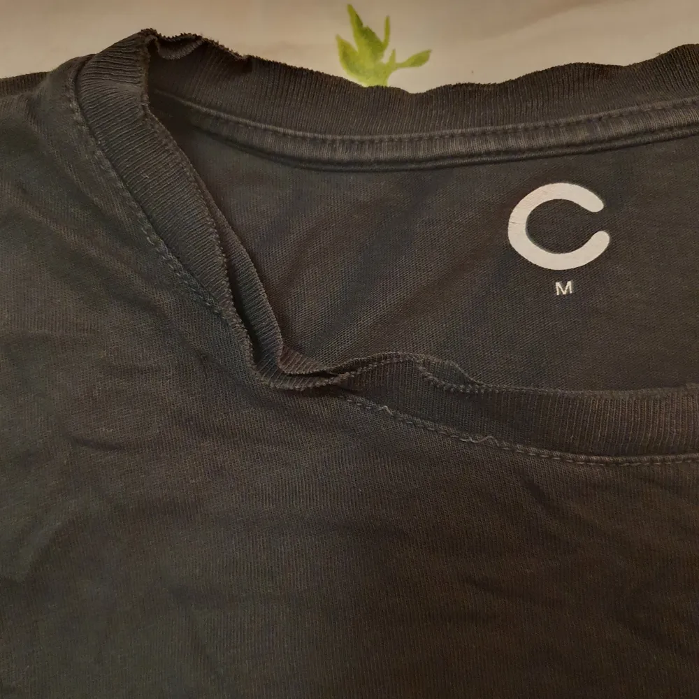 Super bekväm ACDC tshirt från HM som inte används längre. Mjukt tyg och baggy fit.. T-shirts.