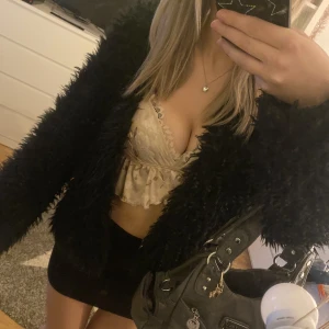 Lurvig kofta - Så fin kofta från Gina Tricot💓Sitter lite oversized på mig som vanligtvis bär xs💕Inga defekter💕