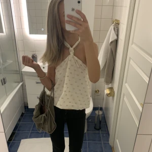 Zara topp - Jätte söt topp från zara. Storlek XS men passar även S😇💕