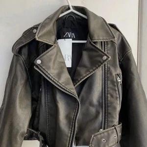 Zara jacka - Zara läder jacka