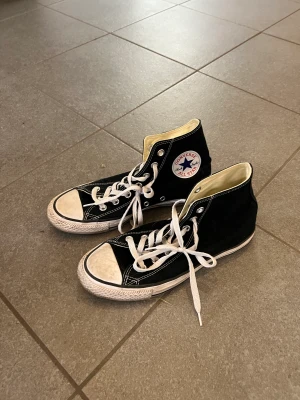 Svarta converse - Använda kanske 5 gånger