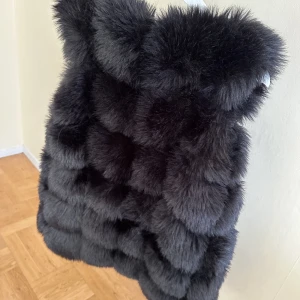 Väst från Born in Stockholm  - I mycket bra skick!   Storlek S