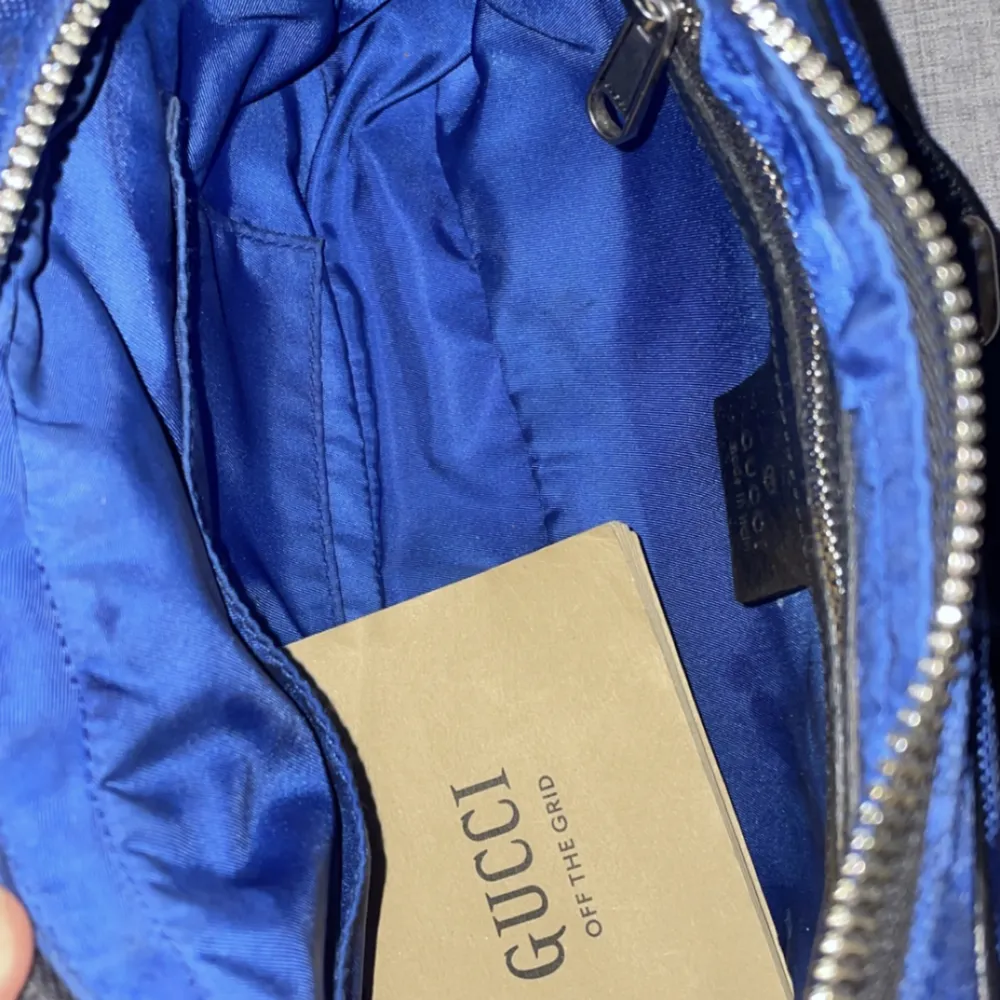 Säljer min Gucci väska som jag ägt i ca 2 år. Välvårdad och i nyskick. Väskan är limited edition och nu slutsåld. Kvitto+ box medföljer. Nypris är ca 10k . . Väskor.