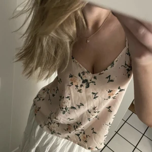 Topp  - Jättefin somrig topp! Toppen skick! 🌟💞💞🌟 