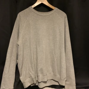 Tröja / sweatshirt  - Bra skick