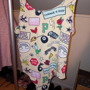 Body från bikbok - Body från bikbok, stl M Fraktkostnad tillkommer vid frakt