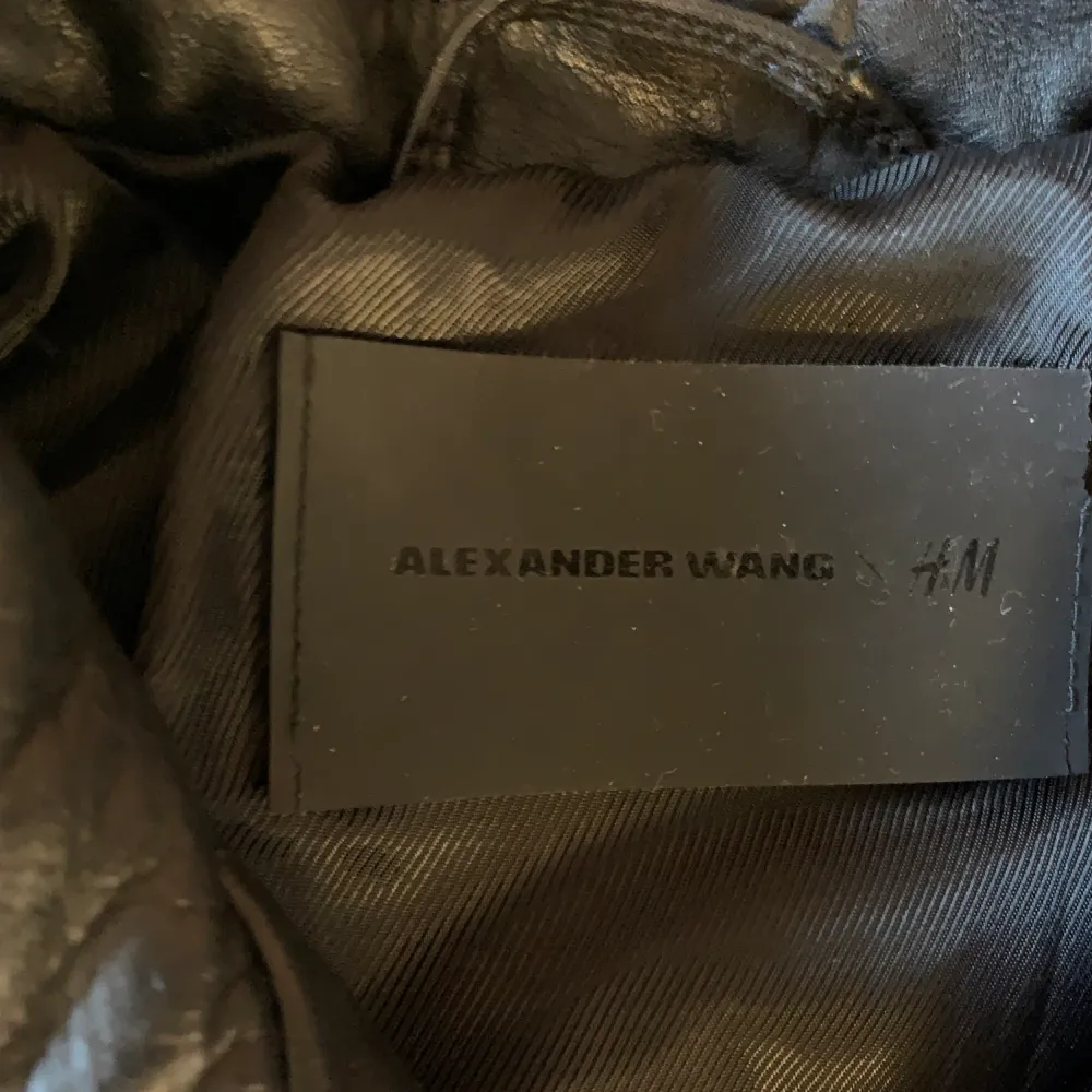 Skinnjacka från Alexander Wangs designerkollektion för H&M svart stl 36. Mc-jacka med dunliknande foder. Nyskick.. Jackor.