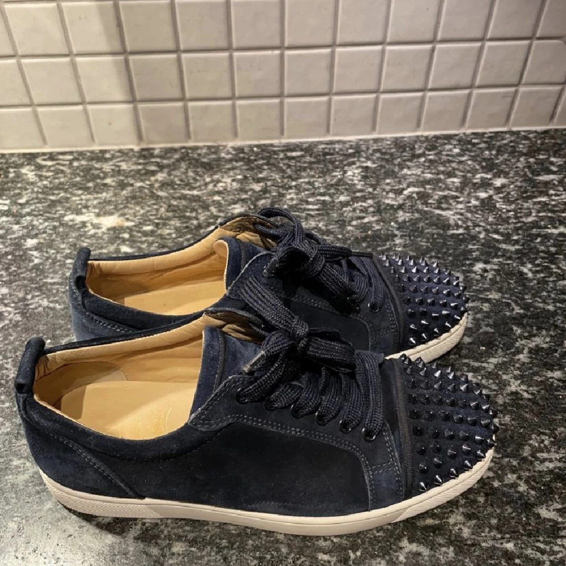 Christian Louboutin mörkblå