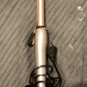 Locktång - Locktång  Funkar super bra Blir super fina lockar av den