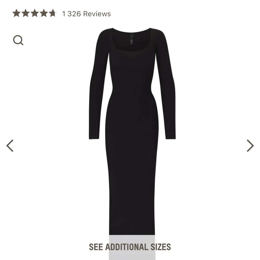 Säljer min oanvända skims klänning i storlek xs som är helt ny med prislapp kvar 🤍Köpt för 1050kr och frakt tillkommer. Klänningar.