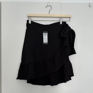 Ny! Vera Moda Wrap Skirt strl S - Ny! Vera Moda Wrap Skirt strl S