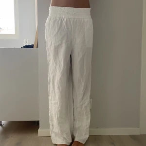 Linnebyxor - Super Sköna vita linnebyxor perfekta till varma sommar dagar💕🌞 100% polyster