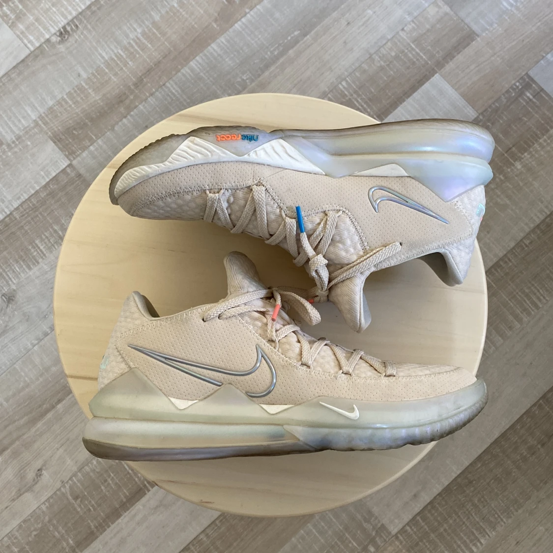 LNike Lebron 17 Low ”Easter” - 90