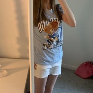 T-shirt - En fin blå t-shirt💗