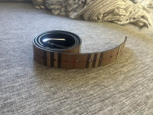 Burberry Bälte - Har ej användning och därför vill sälja.