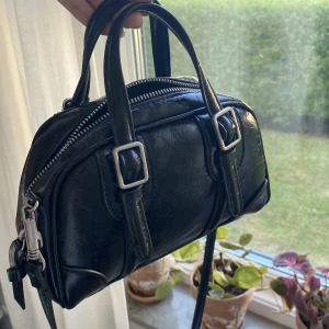 Zara väska - Väska från zara, bara att skriva om ni har frågor!💓