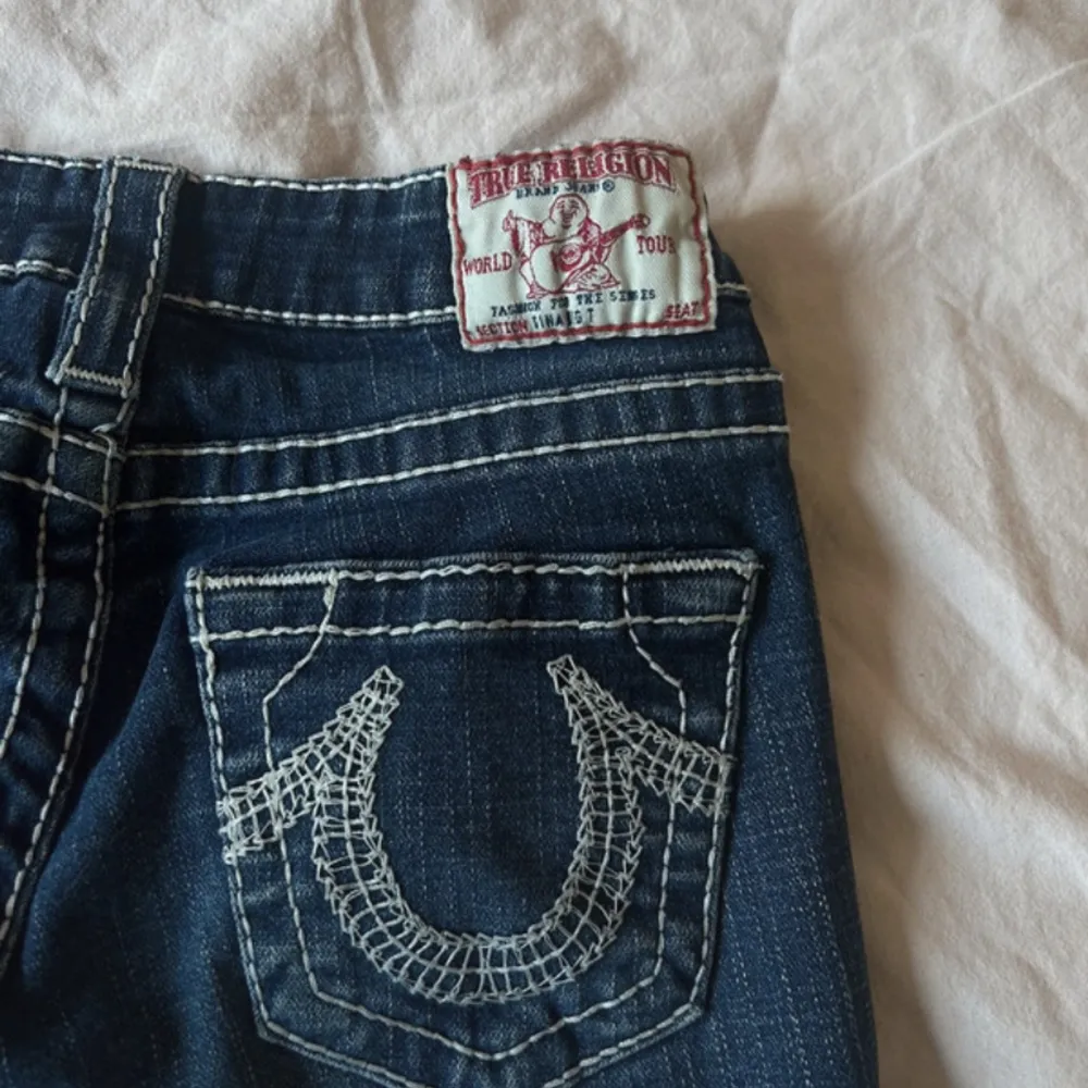 Snygga bootcut true religion jeans✌️ för frågor o fler bilder kom privat🫶. Jeans & Byxor.