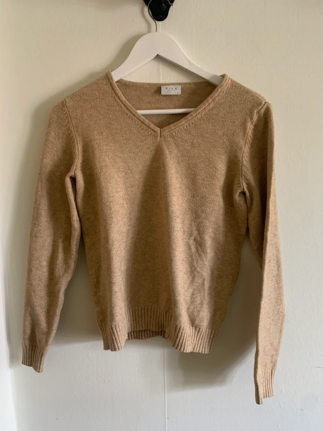 V-ringad Stickad tröja 