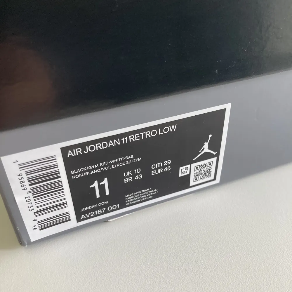 Säljer ett par Jordan 11 ”72-10” i storlek 45. Helt nya. Köpta från Nike SNKRS.. Skor.