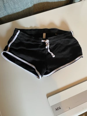 Shorts  - Used shorts for sale because i’m not using it. 