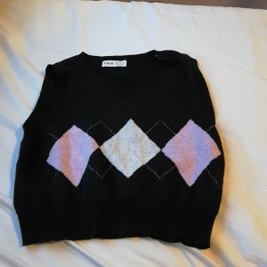 Väst från shein  - En oanvänd väst som jag fick i födelsedag present men aldrig riktigt använd.