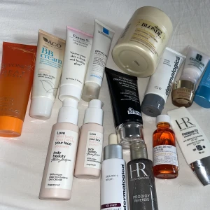 Hudvård, hårvård  - Säljer allt för 500 om det är något specifikt ni behöver eller vill titta på någon produkt närmare kan ni höra av er. 