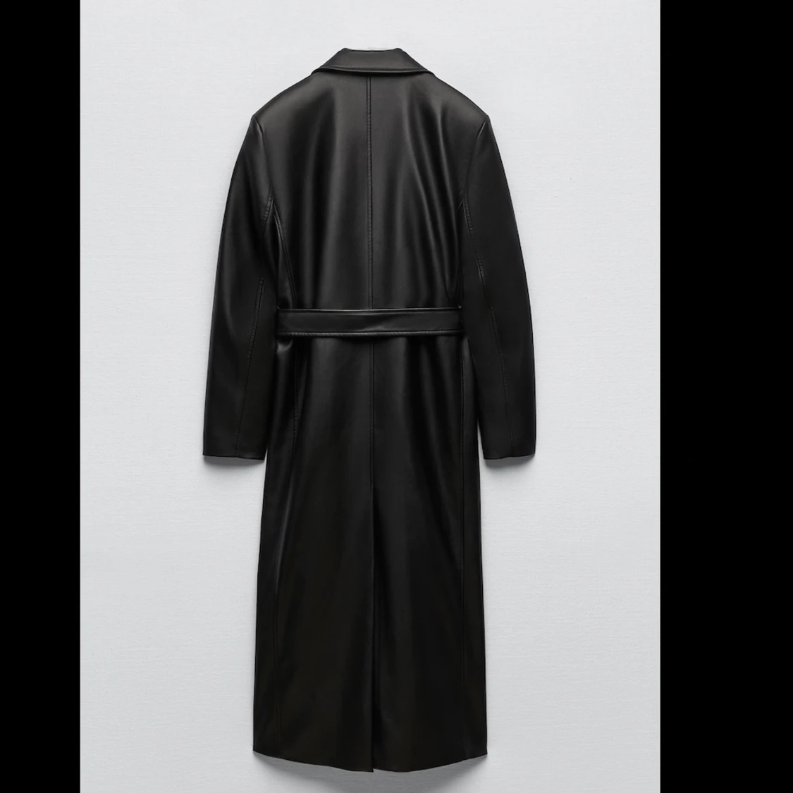 Zara Trenchcoat i skinnimitation - 90