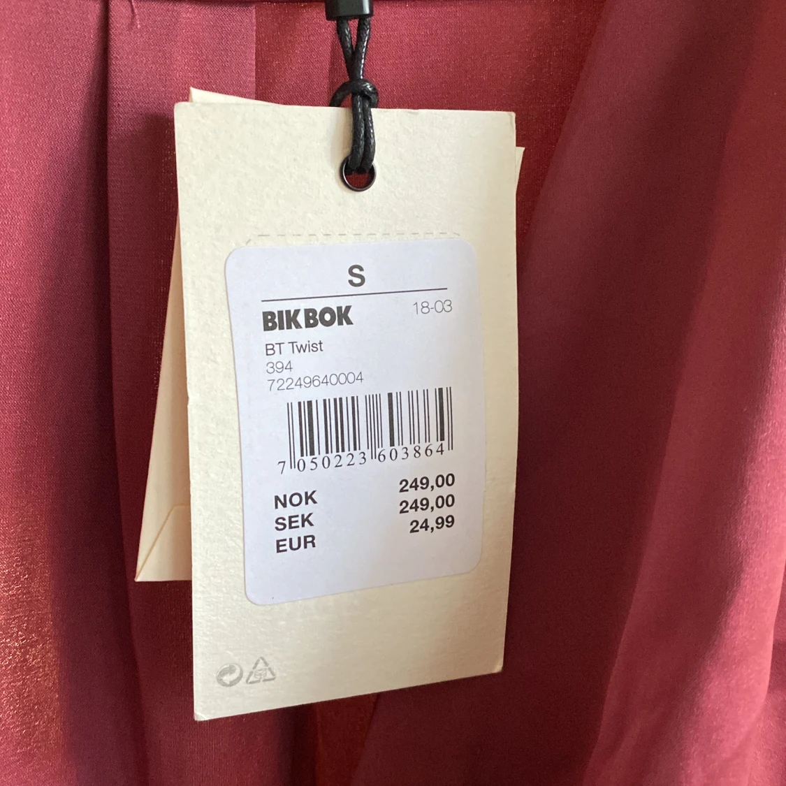 Vinröd fest topp - 91