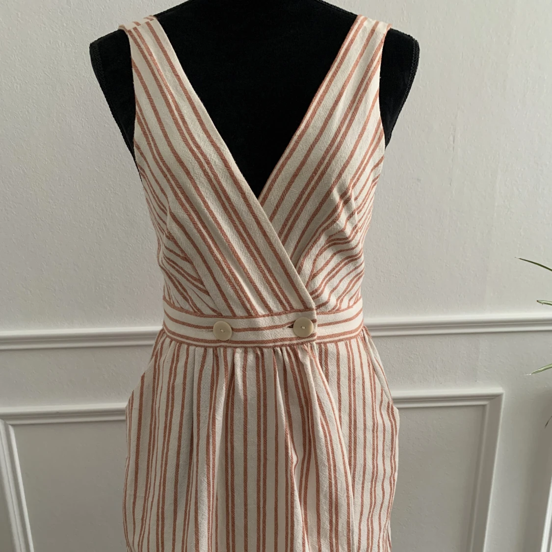 Klänning med fina detaljer 