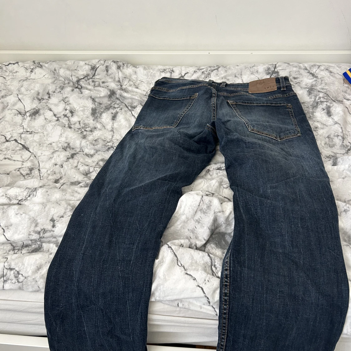 Mörkblåa jeans - 91