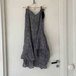 Långkjol - Lågmidjat långkjol i olika lager💕