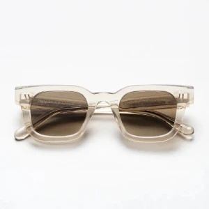 Chimi 04 - Säljer dessa jättesnygga chimis då jag ej använder de längre💘 de är i fint skick men har lite repor på glaset men de syns ej tydligt🫶🏻 de är köpt i butik och man får med alla tillbehör🤍