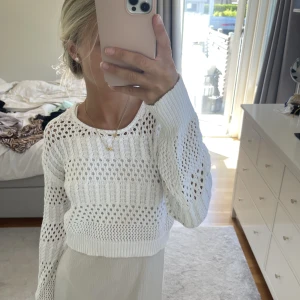 Stickad tröja - Stickad tröja, lite croppad