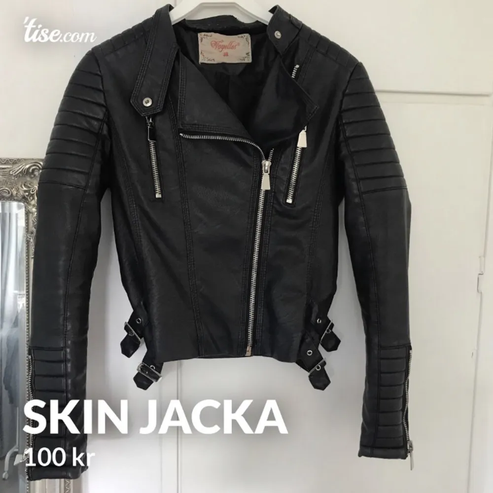 Snygg skin jacka i storlek xs, det finns inga synliga tecken på användning och är i bra skick☺️. Jackor.