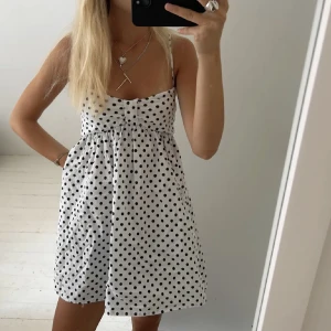 Klänning från zara - Supersöt klänning från zara, nyskick☺️