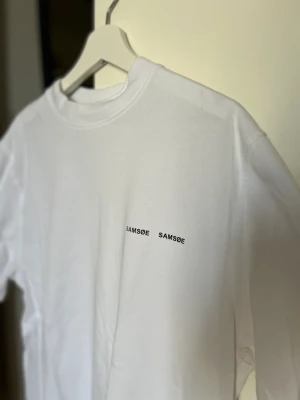 Samsoe T-shirt - Samsoe T-shirt i storlek L.  Köpare står för frakt ❤️‍🔥