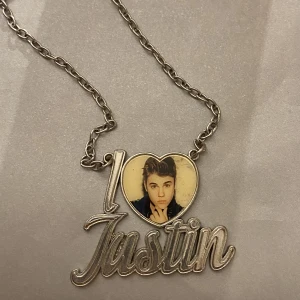 Justin bieber halsband💜💜 - Ikonisk halsband!!