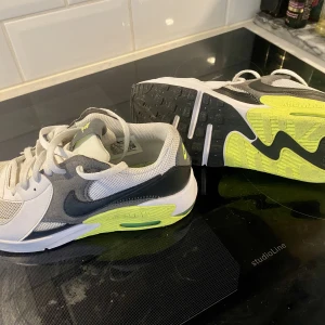 Nike Air Max - Nike Air Max. Använda väldigt lite och är i bra skick.   