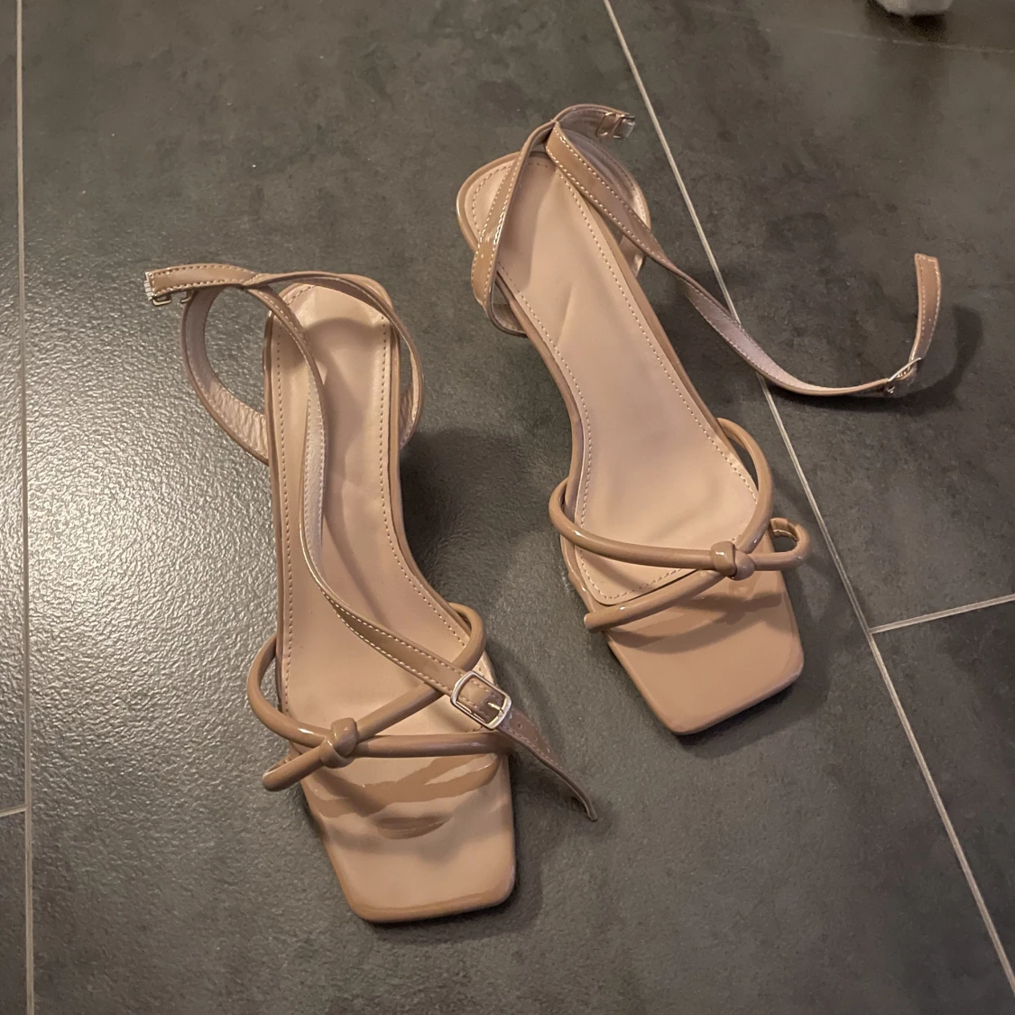 Somriga klackar  - 90