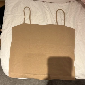 Linne från Gina tricot - Detta linne är superfint men har tyvärr blivit lite liten för mig,har andhämtning den bara ett fåtal gånger 🙌🏼🙌🏼