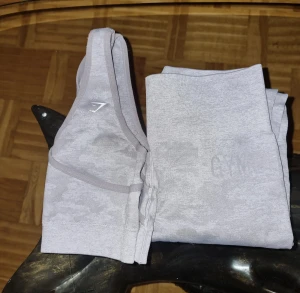 GYMSHARK set - GYMSHARK  Använd 1 gång Nypris 799