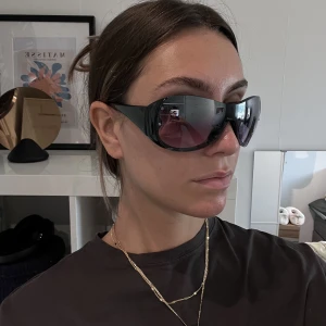 SOLGLASSÖGON - Coola vintage solglassögon 