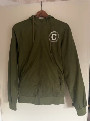 Vår jacka - Tunn jacka från dirtcült